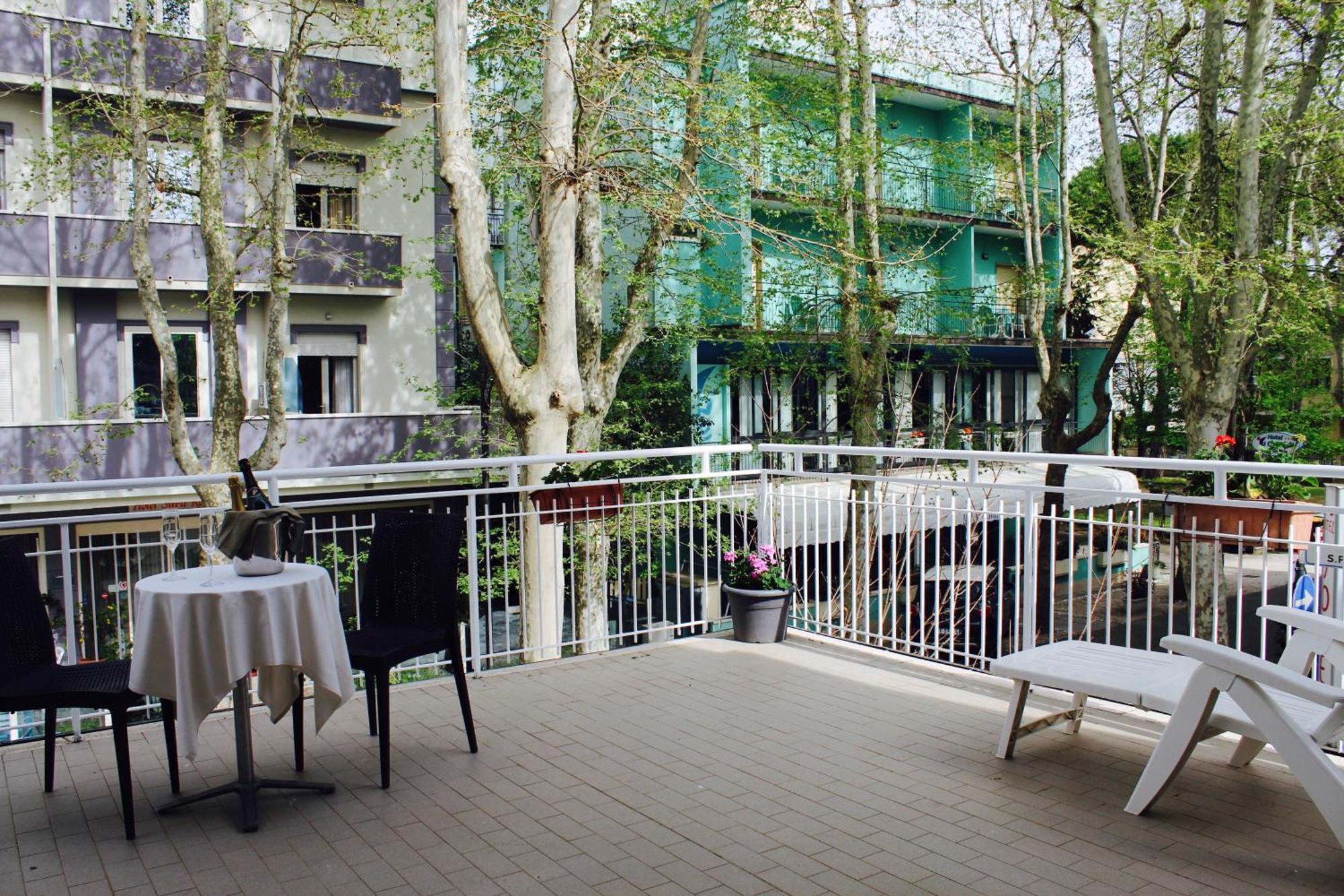 Blue Loft Hotel Cesenatico Buitenkant foto