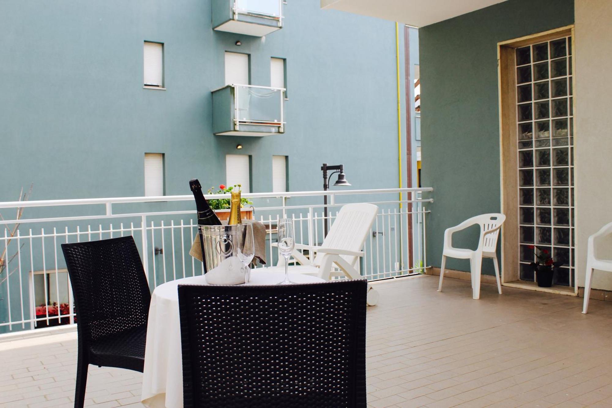 Blue Loft Hotel Cesenatico Buitenkant foto