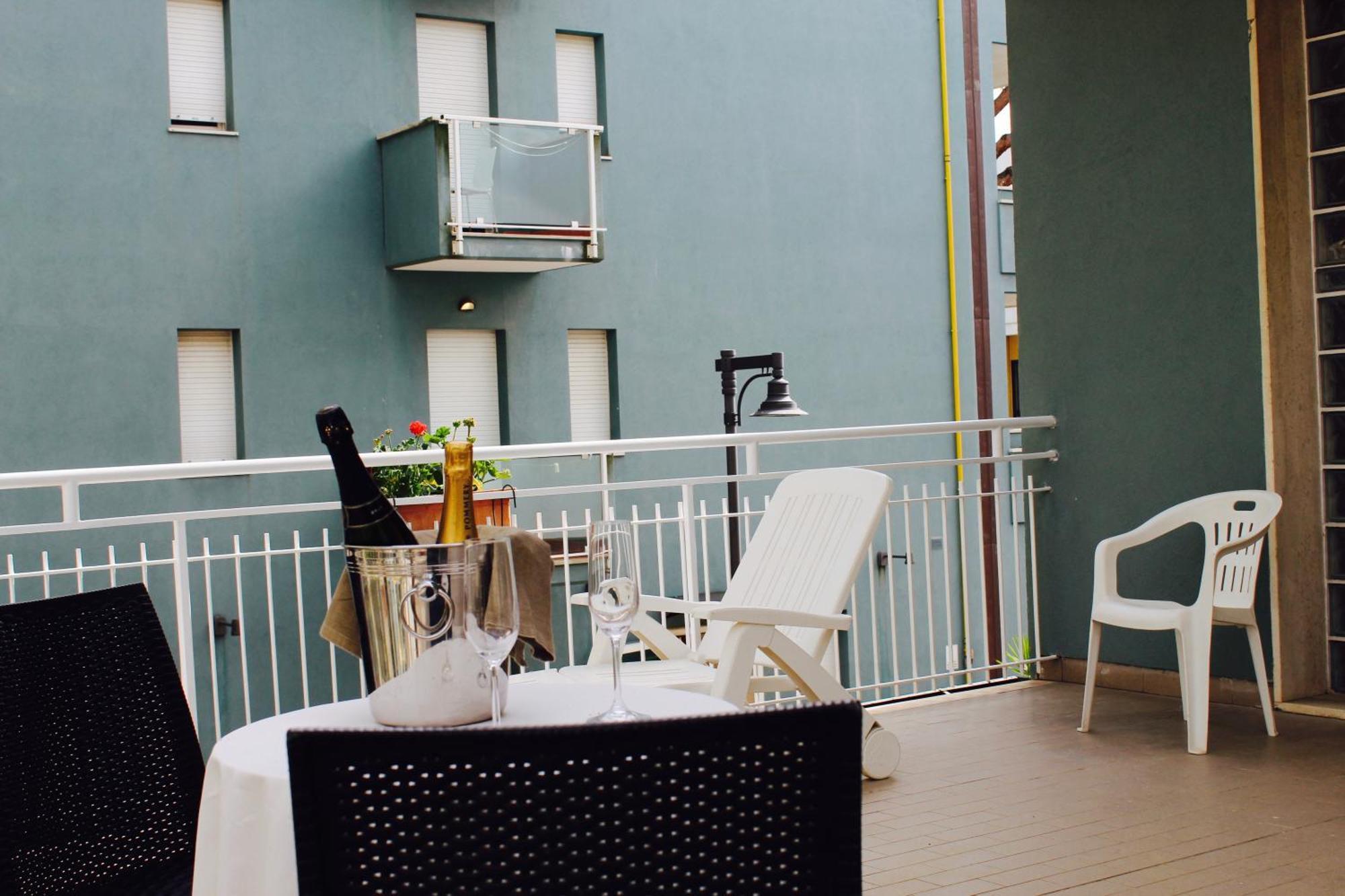 Blue Loft Hotel Cesenatico Buitenkant foto
