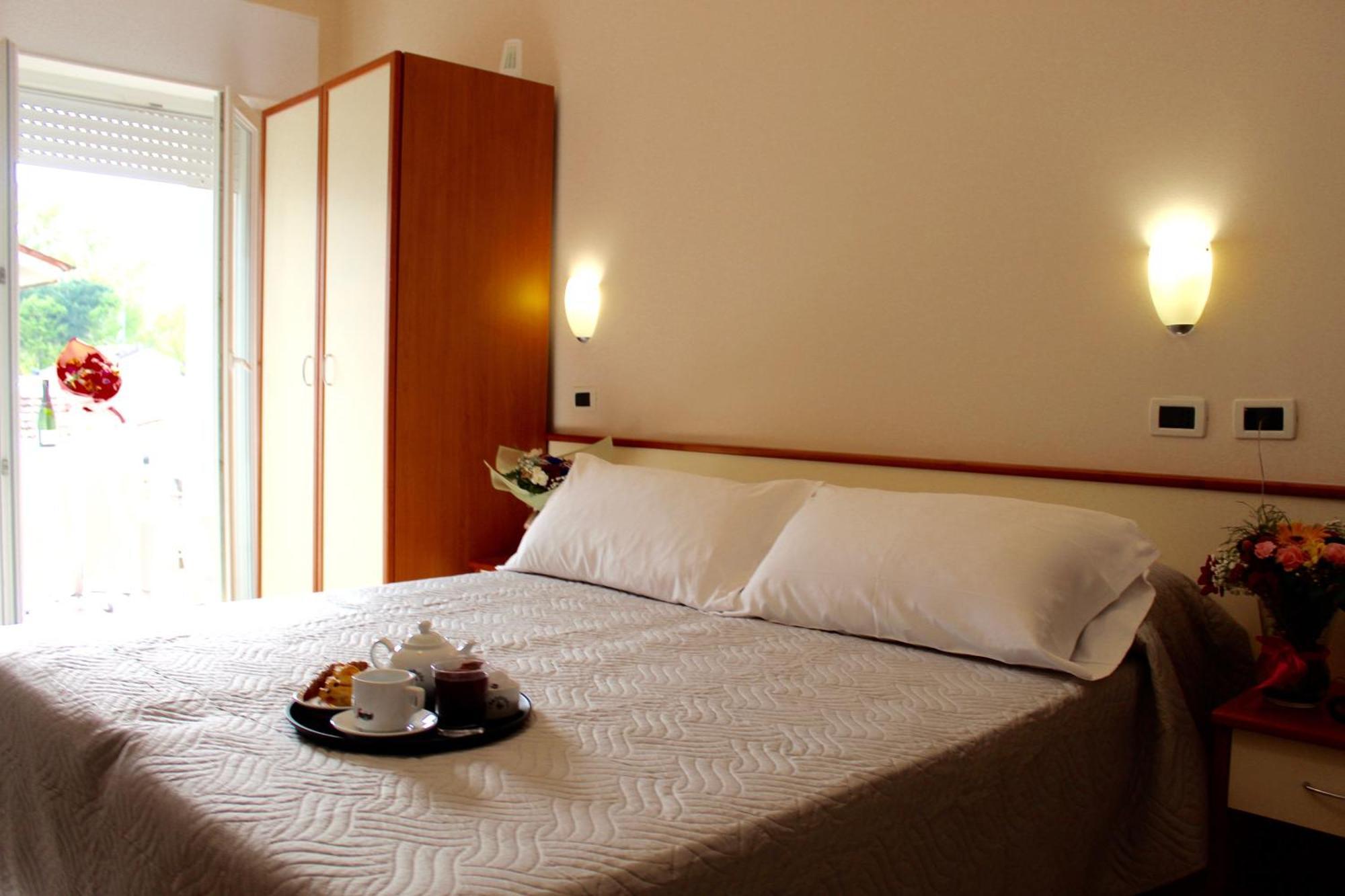 Blue Loft Hotel Cesenatico Buitenkant foto