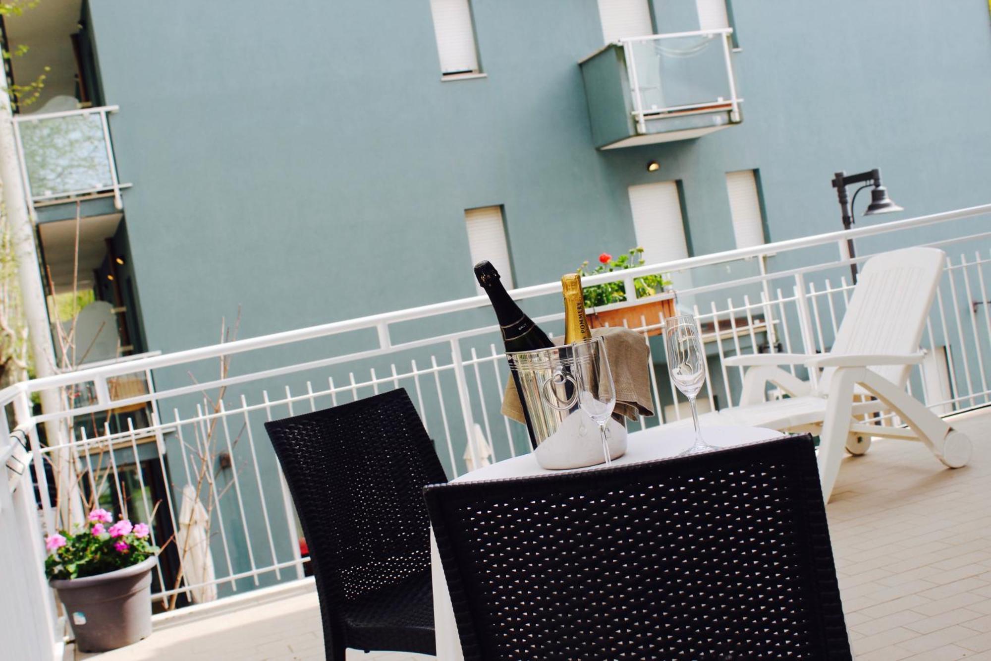 Blue Loft Hotel Cesenatico Buitenkant foto