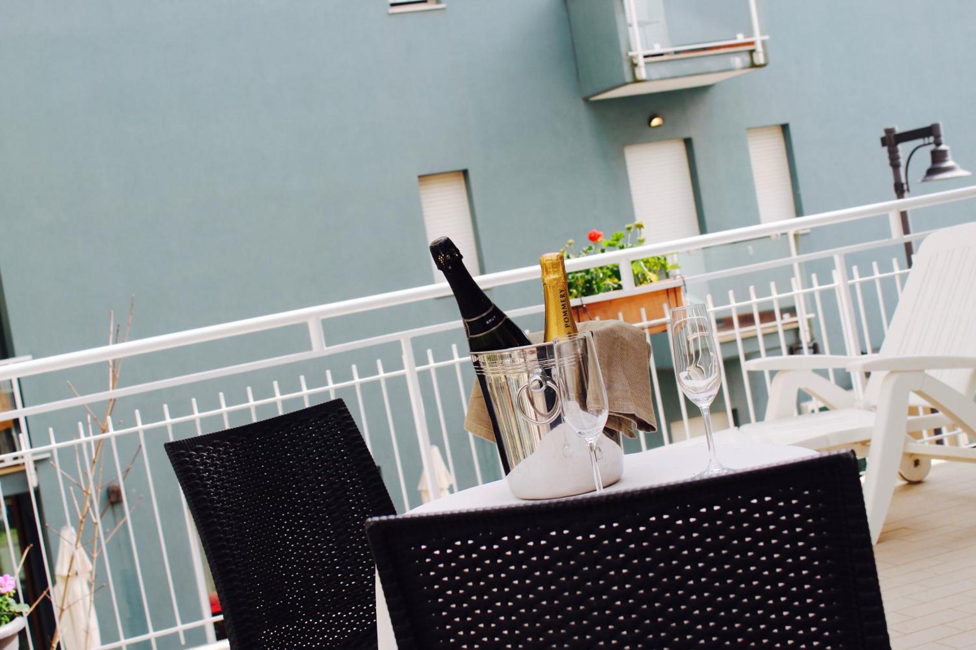Blue Loft Hotel Cesenatico Buitenkant foto