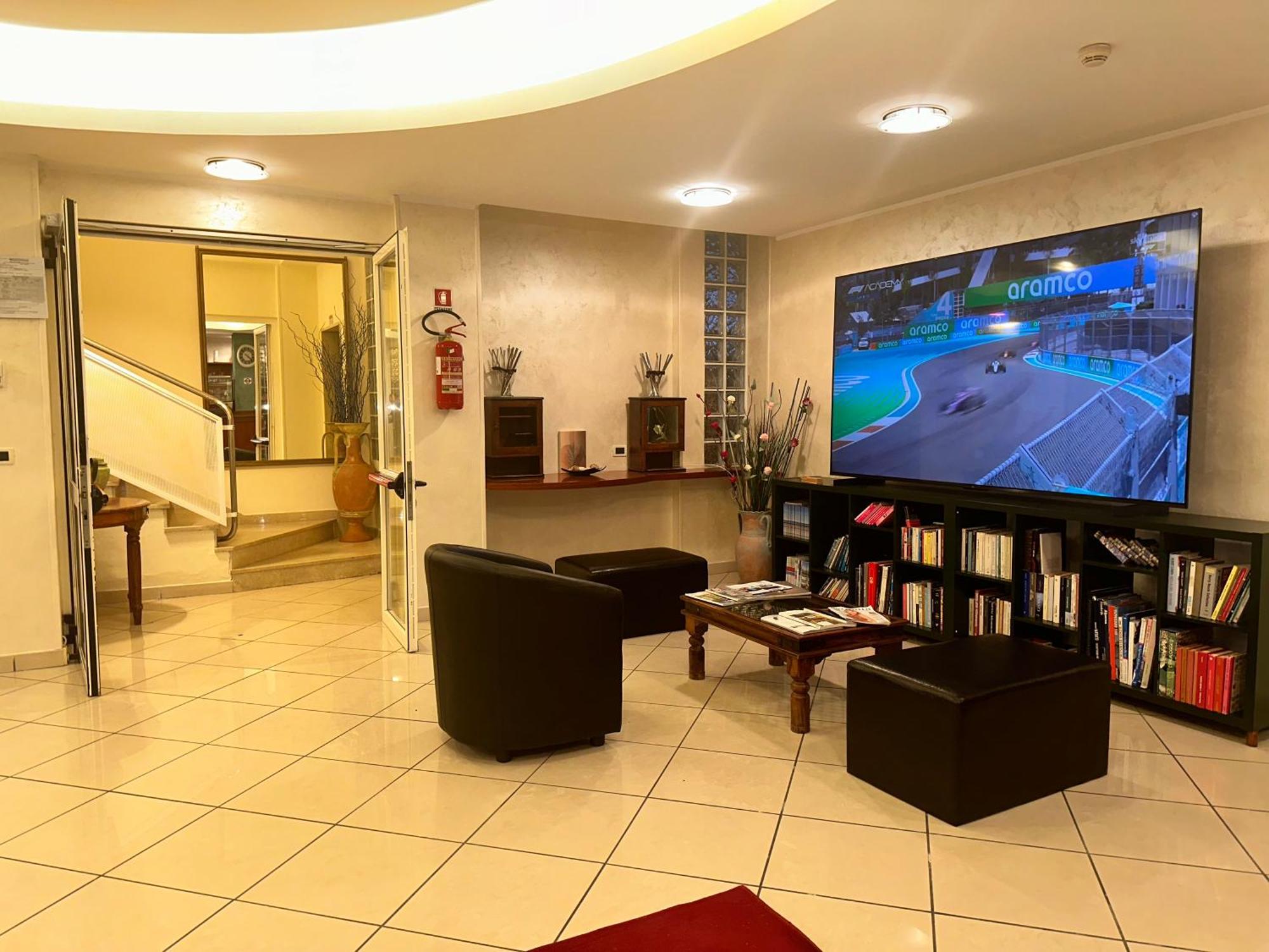 Blue Loft Hotel Cesenatico Buitenkant foto